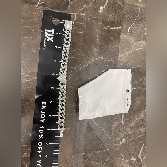 New! Unworn! Heart Pendant 19mm Cuban Curb link Bracelet, 8 inch - Picture 6 of 7